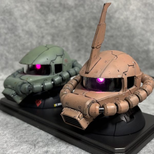 ザクヘッド　モノアイ発光✨ディスプレイ❣️