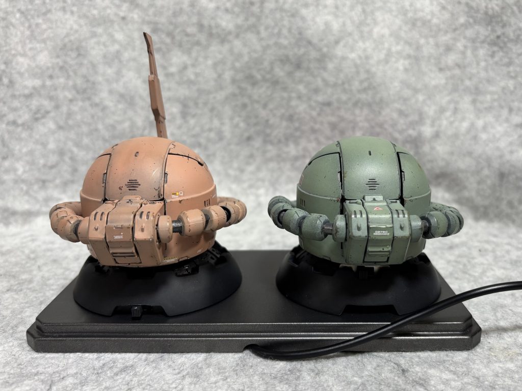 ダイソーディスプレイケースのベースを利用して、生首のように配置💦