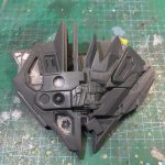 ウェポンラックは中の空洞が大きかったので、ジャンクのゴチャゴチャメカディティール[…]