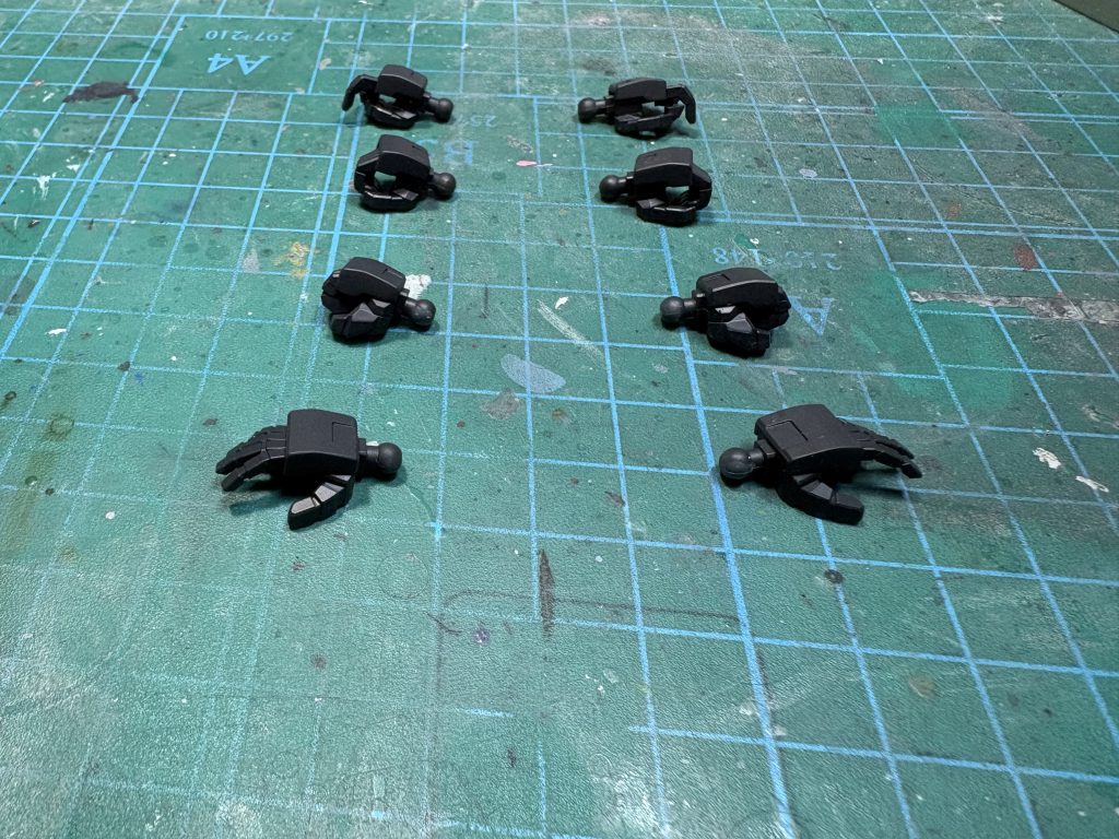 ハンドパーツはキット以外の物に変更