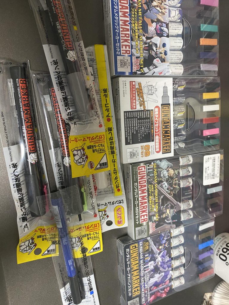 部分塗装、墨入れで使うマーカーです。ガンプラ買う時についでに何かしら買っちゃいますw悪い癖wこれも、まだまだ収集段階で日々増産中⤴️