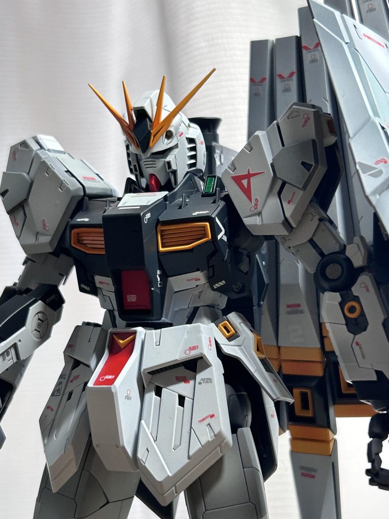 それでもやっぱりカッコイイです^_^ ボディの白はこだわったつもりでしたが、肉眼で見るよりあまり鮮やかに写ってくれません…