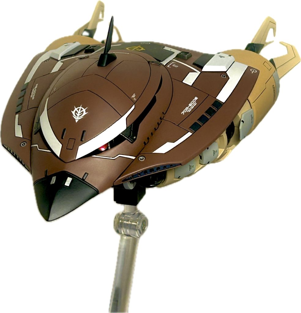 旧キットグラブロです。オリジナルカラーを基調に、スジボリとディテール多数追加し、白とジャーマングレーのアクセントを入れるデザインにしました。モノアイの可動、アームをRGズゴックのものに変更、ボディの接続位置を後部に移動するなどしています。