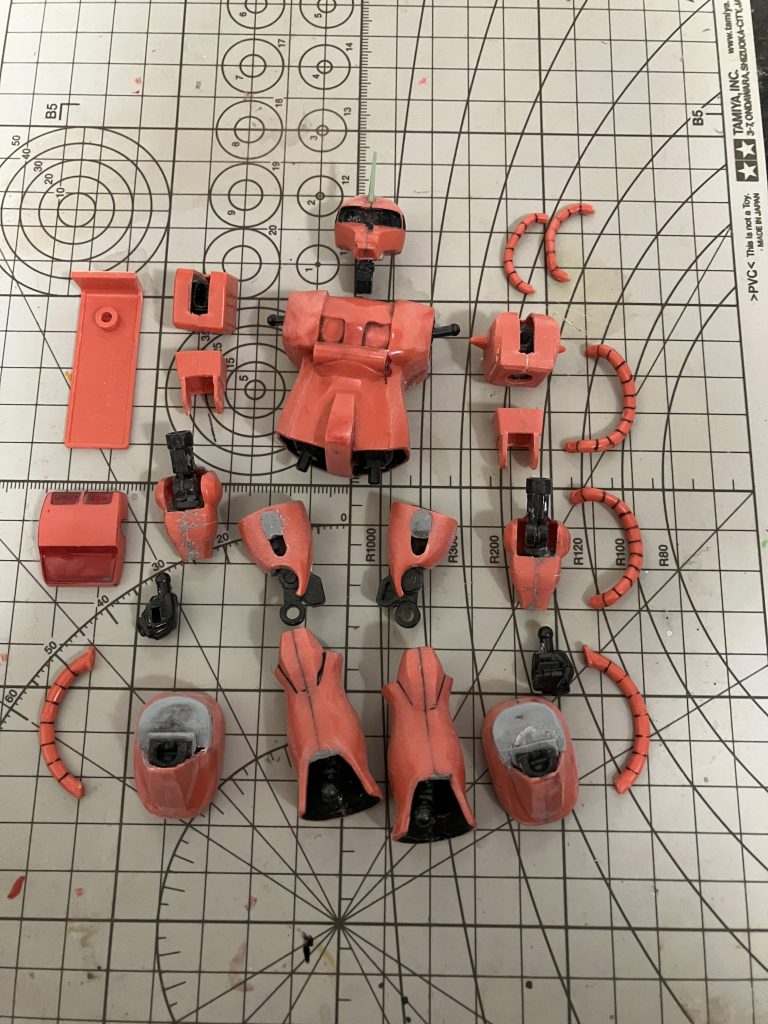 可動範囲があまり変わらないので後ハメ加工した。みたいな