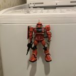 100均の磁石に3mm穴開けて、3mmランナーさして，洗濯機に貼り付けました。[…]