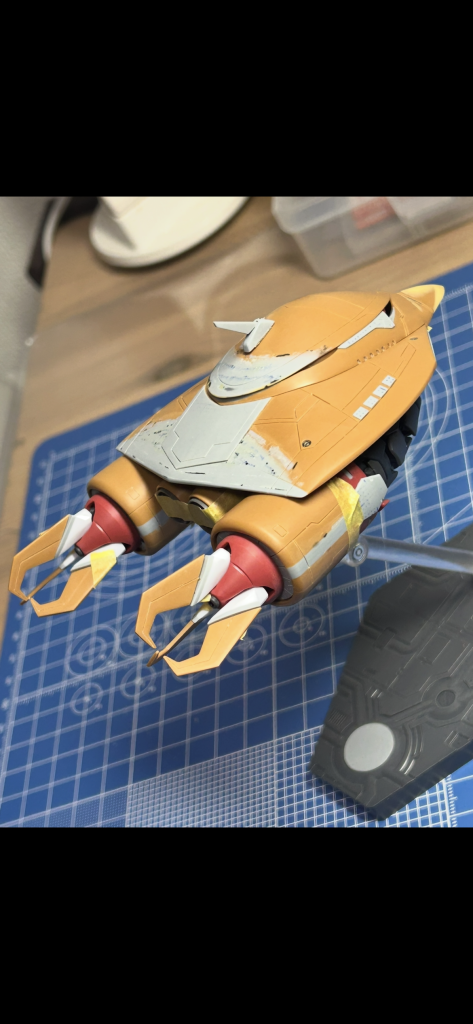 アンテナはキットのものが小さすぎなのでプラ板で自作しました。