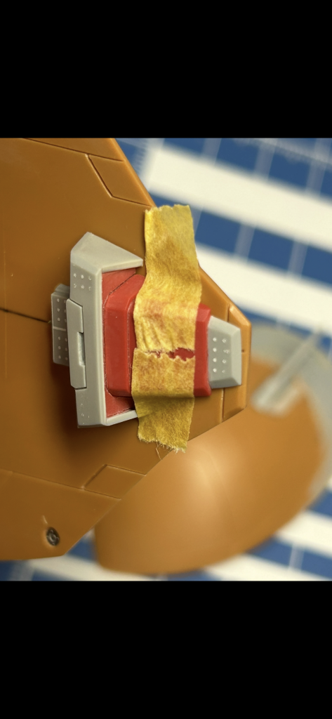 クチバシ裏側のパーツはこんな感じです。ディテールにエッチングパーツも数箇所仕込んでいます。