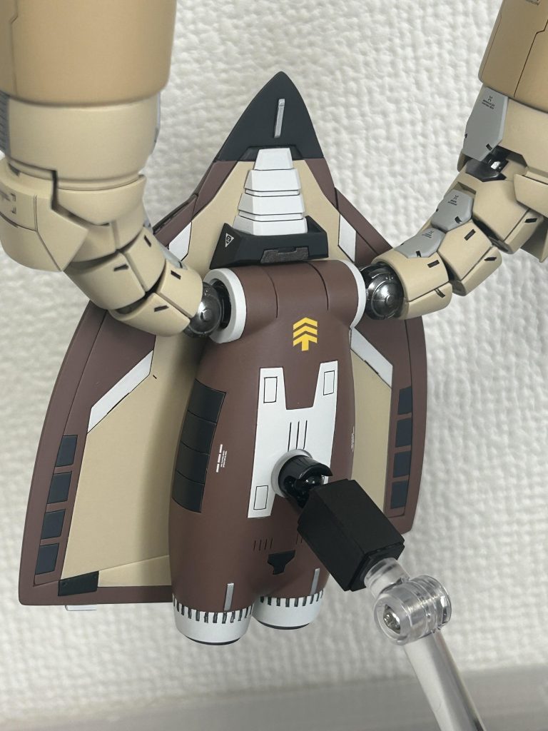 台座との接続はボールジョイントにして、グリグリ動くようにしました。