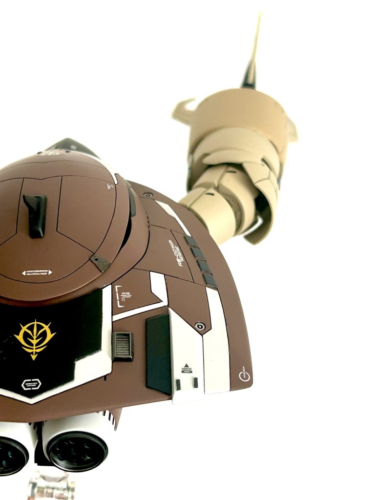 ジオンのマークが映えますね