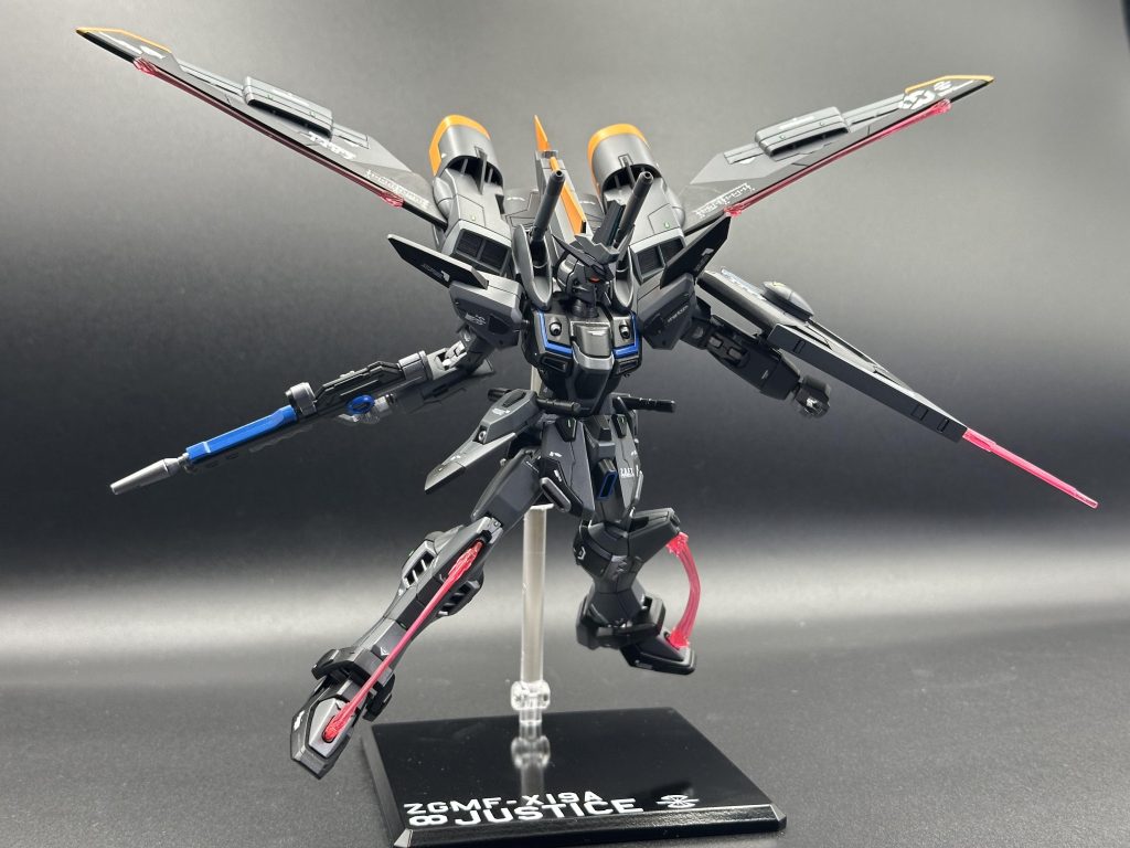 台座はシンプルに型番と機体名としました。