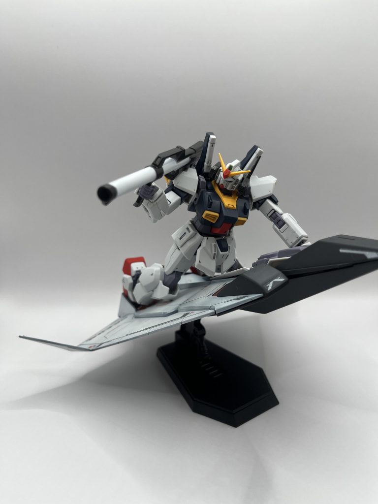 劇中ではライフルを持っていましたが、バズーカの方が好きなのでそちらをチョイス(gandam-hand2)