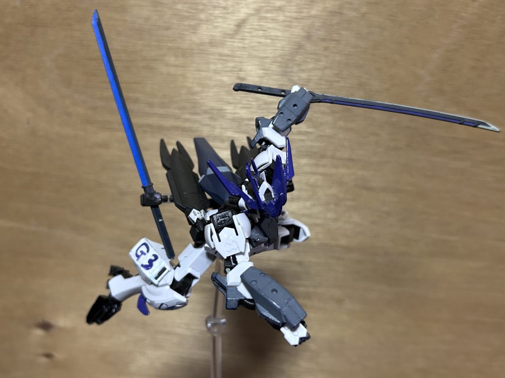 映画劇中での砂埃たてるシーンのポージング！