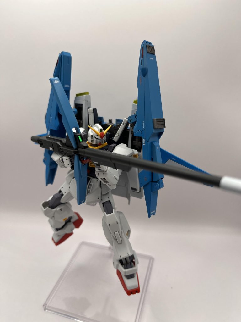 ロングライフルはHGUCガンダムMK2にも持てるように持ち手を加工しました。ハンブラビ狙撃！