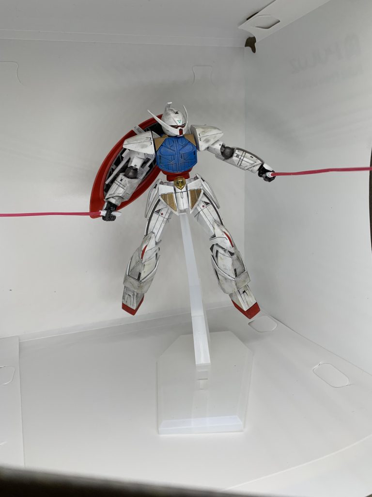 ∀のビームサーベルはほっそいイメージだったので削って細くしてます。