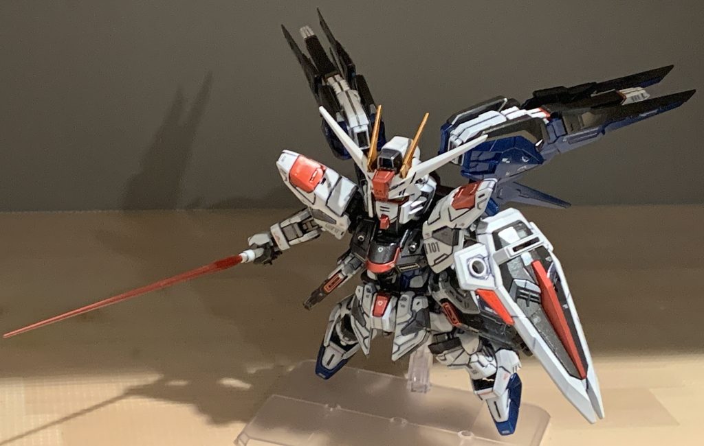 青部：黒サフ→プライマリーメタリックブルー→サファイアブルー赤部：銀サフ→プライマリーメタリックレッド→ルビーレッド黄部：黒サフ→スターブライトゴールド→ダイヤモンドシルバー