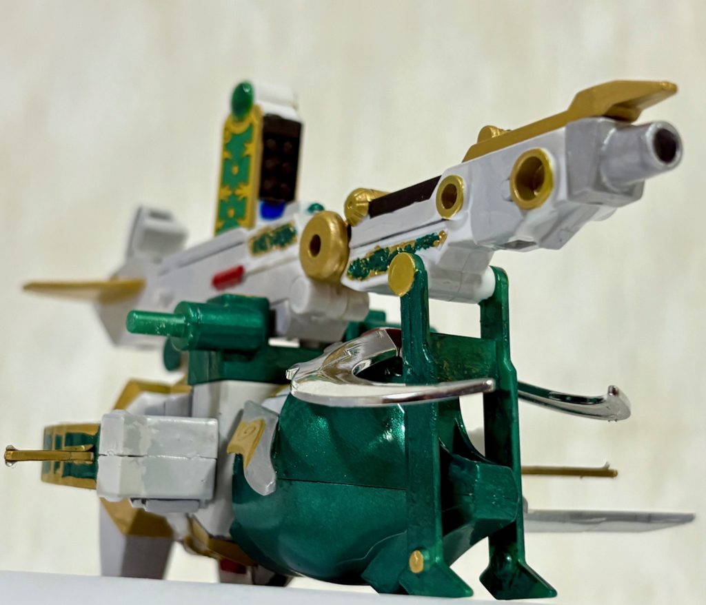 稲妻雷撃形態。この状態で空を飛ぶらしく、空から敵を制圧する。