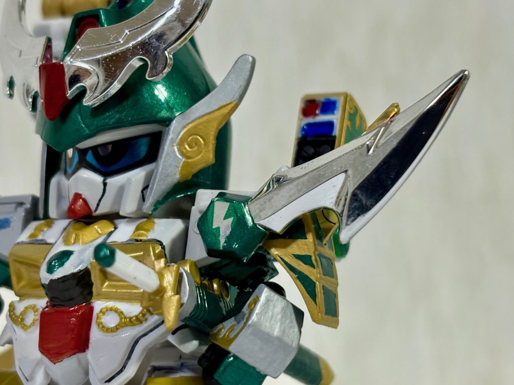 左肩のビームクリスタルもシール処理した。