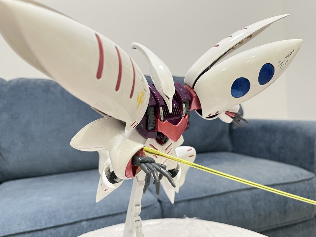 汎用性をオミットして開発されたキュベレイの最大特徴はビームガン、ビームサーベル両用の兵器です。シードのキットにもできない指の可動によりとても感動しました！