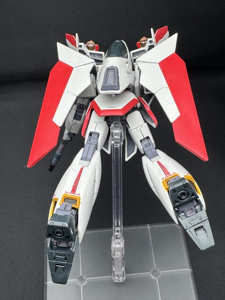 バックショット…スラスターとかバーニアは蛍光クリアー塗ってないのでビコーンしません…機体後ろ側は赤を多めに配色