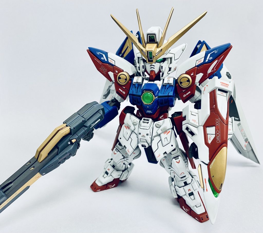 武装とバックパックはRGのものを流用し、違和感なく取付できるよう持ち手や接続部を加工してます頭部はMGSDとSDEXのミキシングです