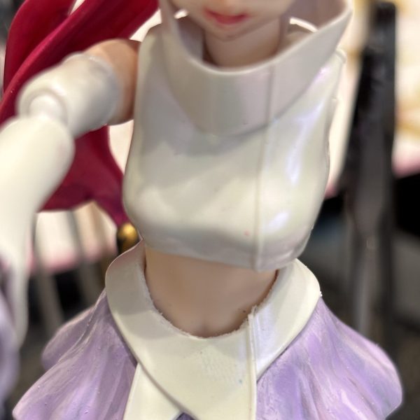 ラクスクライン　ヘソ出し中