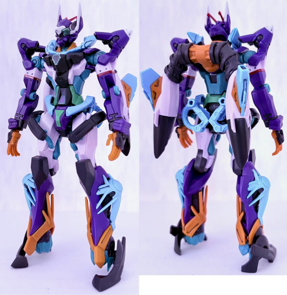 フロントビューとリアビュー。紫色の機体とキツネか猫のような耳（ビット）が特徴。恥ずかしながら小生は初見でコイツを見た時にトランスフォーマーのレーザーウェーブ（ショックウェーブ）を思い出してしまった(zaku-kao4)