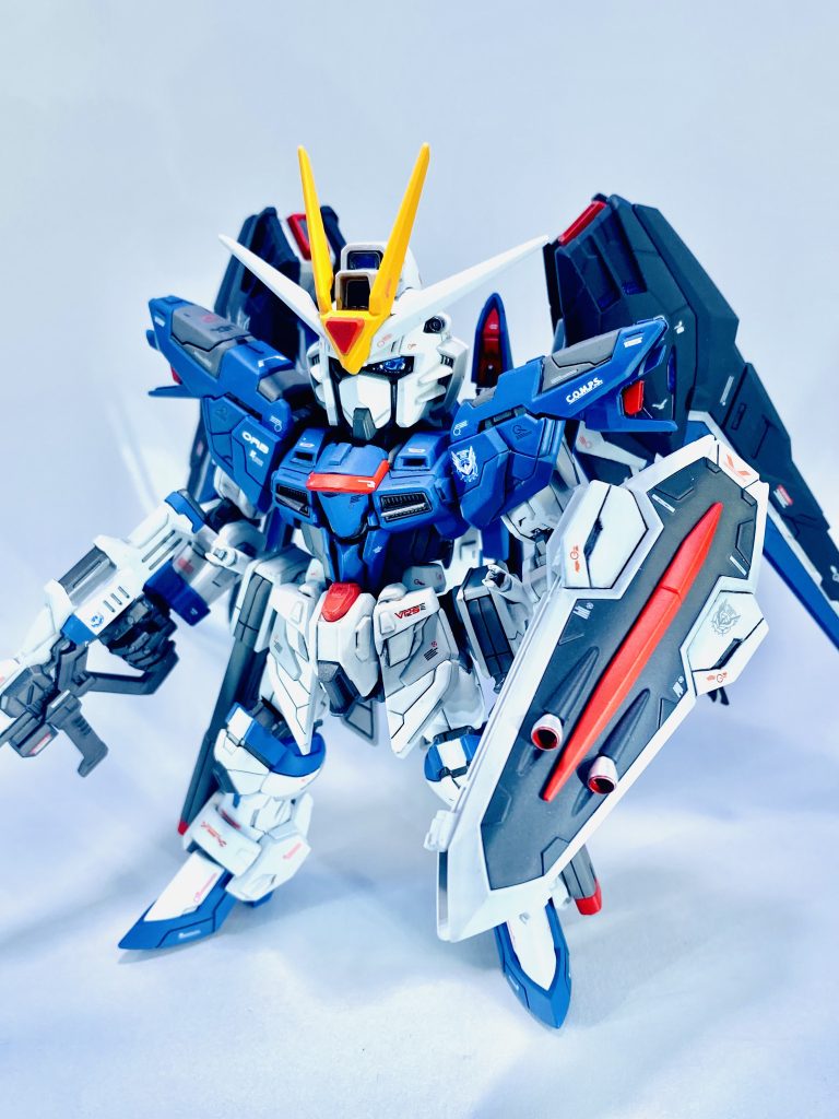 前面ミキシングした各パーツはパテで整形したり筋彫り追加したりしてます。