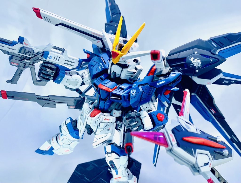 フルバーストHGのシールドの変形機構はそのままなので、シールドブーメランもそのまま使用可能です