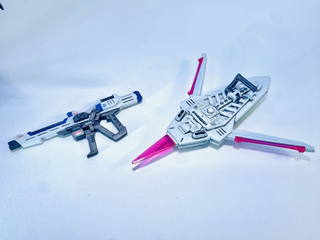 ビームライフルやシールドの持ち手等はMGSDのものを移植した上で保持力強化のため磁石を内蔵してますビームサーベルも磁石内蔵です