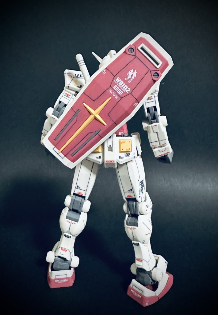 今見ると塗り分け塗装くらいやれば良かったなと反省・・・