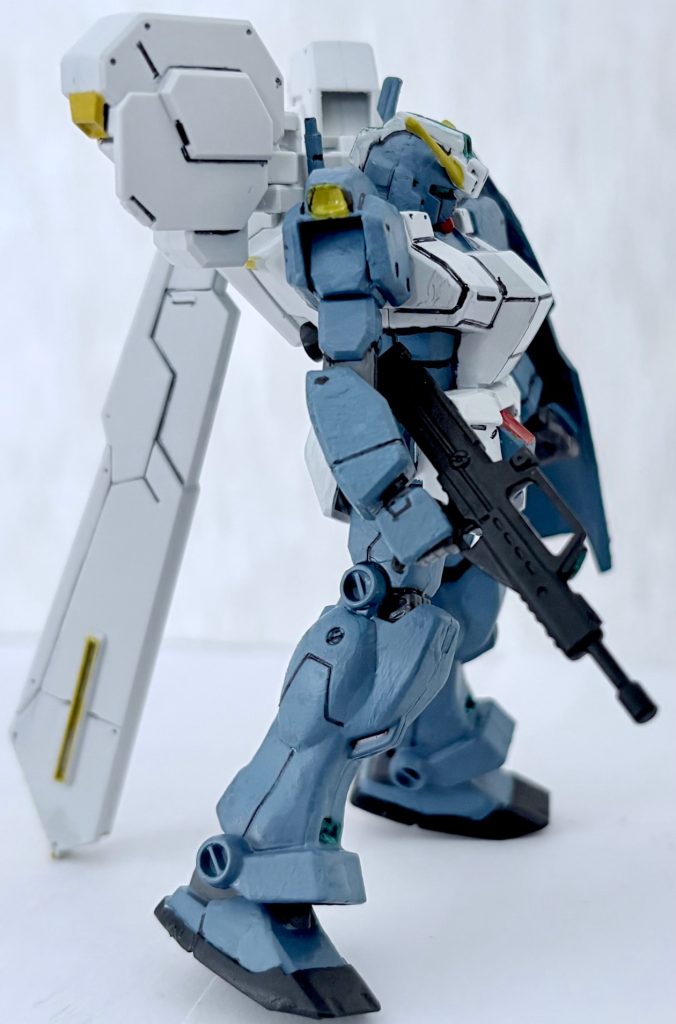 サイドビュー。トライ・ブースターがおもりになっており、意外と倒れにくい。