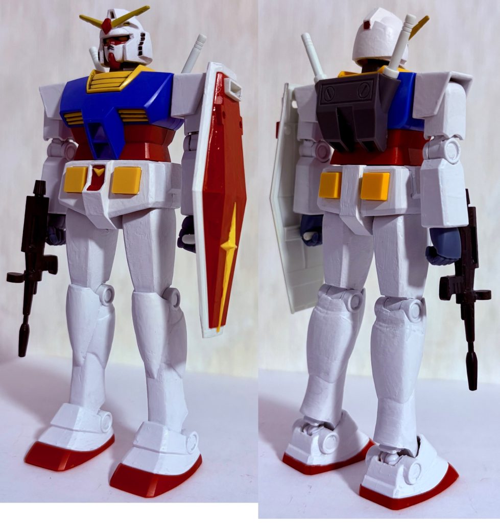 フロントビューとリアビュー。まごうことなきガンダムのおっちゃんです。本当にありがとうございました(gundam-kao3)大改造した前回と異なり、外観はほとんどいじってない。艶消しホワイトとイエロー、レッド、つや消しブラックを使用した。