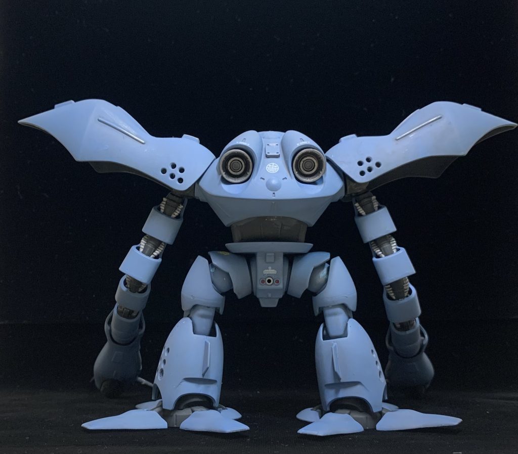 バーニアのモールドも細かいです。バックパックの接続口はコトブキヤのパーツでふさぎました。また、当時謎に穴を開けたであろう箇所があり、バーニアっぽいパーツを埋め込みました。