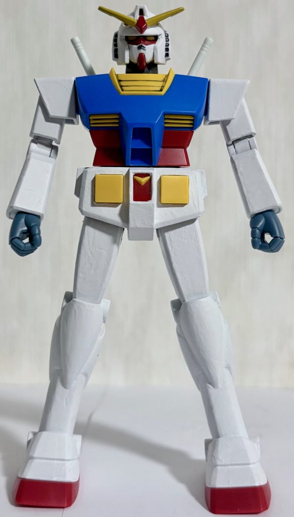 このように改造を加えると、ハの字立ちが容易に可能かつ70年代のロボットアニメによくあるどっしりとしたポーズがとれるのだ(zaku-kao6