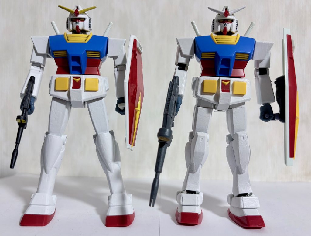 前回のガンダムとの比較。何度でも作りたくなるのがリバイバル版の魅力(gundam-kao7)そろそろザクかGMを出してほしい・・・(zaku-kao4)