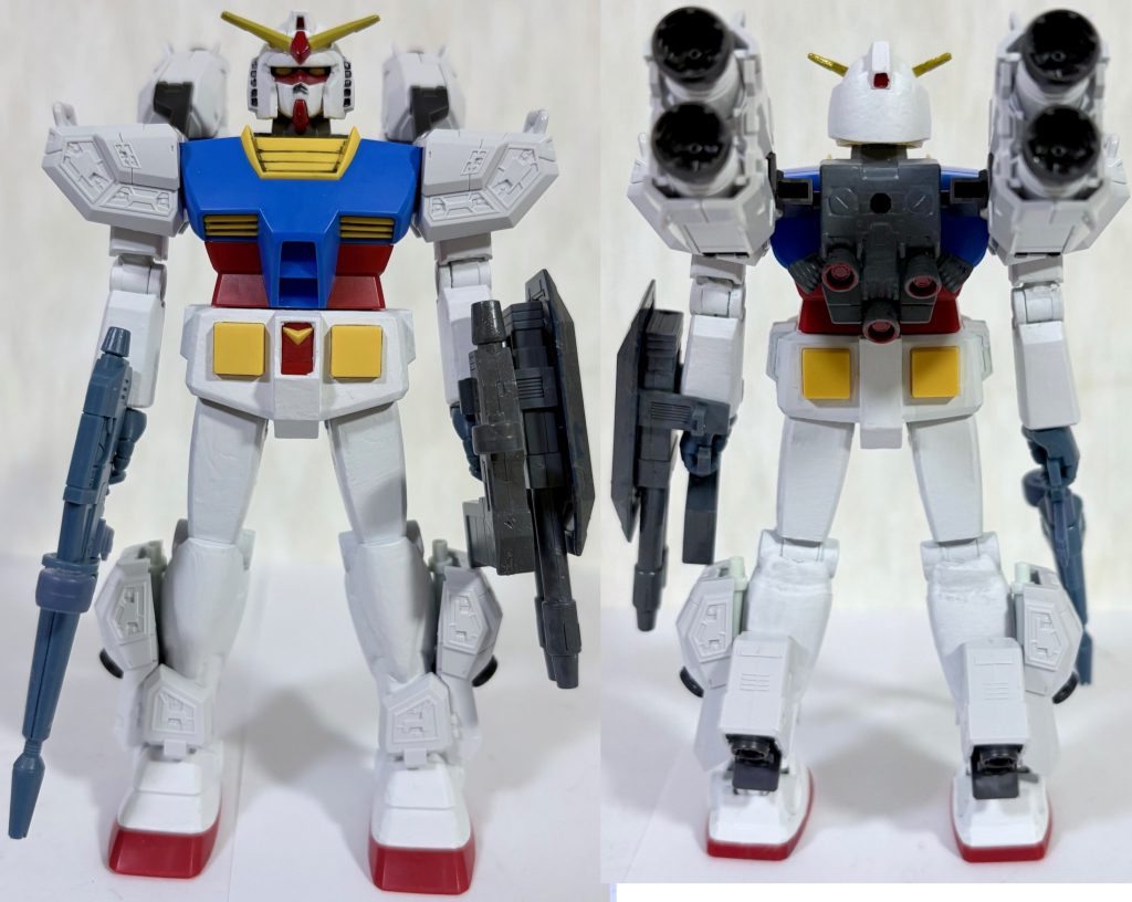 フロントビューとリアビュー。肩アーマーと脚部のスラスターは万博ガンダム、バックパックはオリジンGM、バーニアはグラスフェザーのモノで構成されており、二連装ビームライフルはジャンクパーツ、ビームライフルはロボット魂から流用。ちなみにこれらのモノは無加工でリバイバル版に装備できた(gundam-kao2)