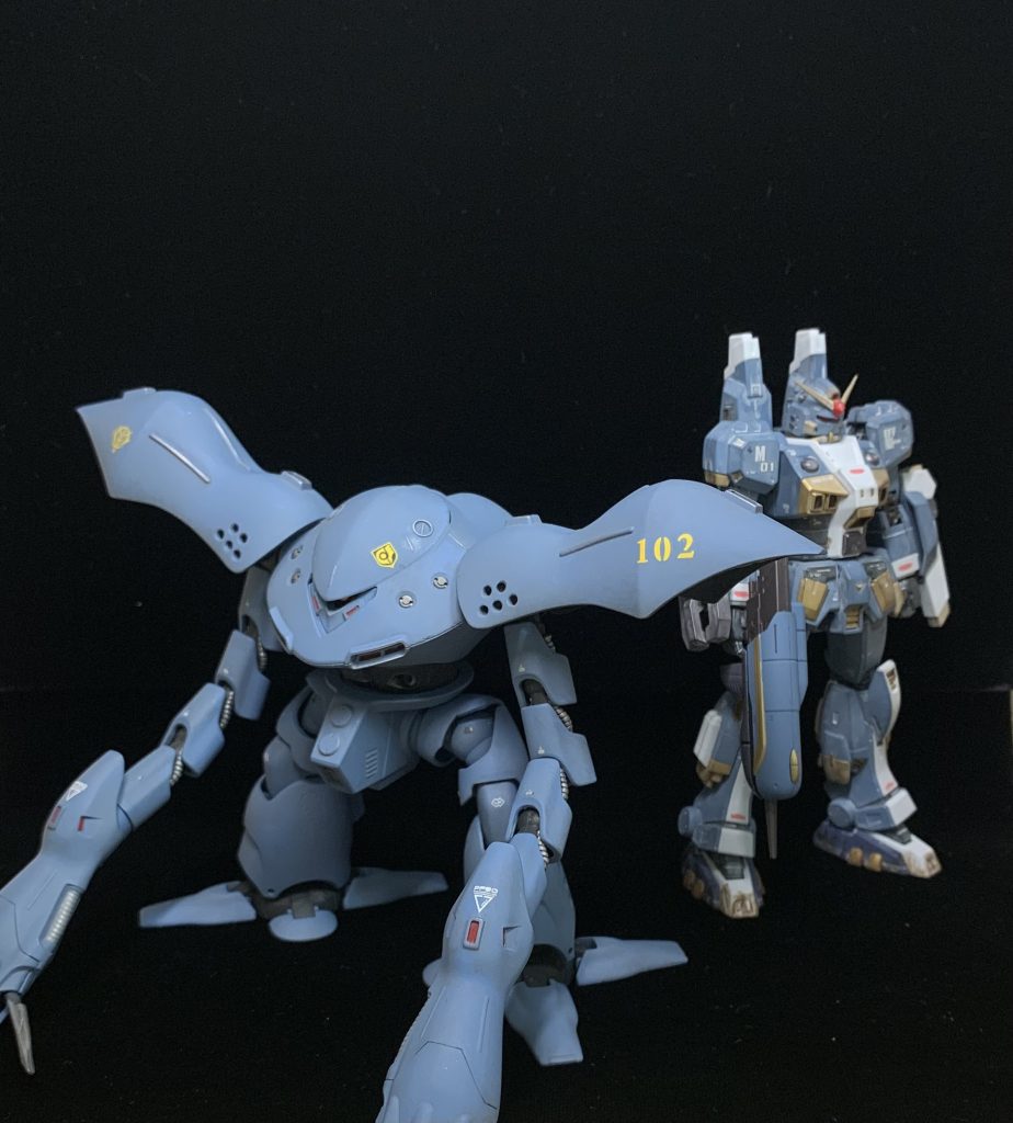連邦水泳部の水中型ガンダムと。実は使った塗料が全く同じです（笑）