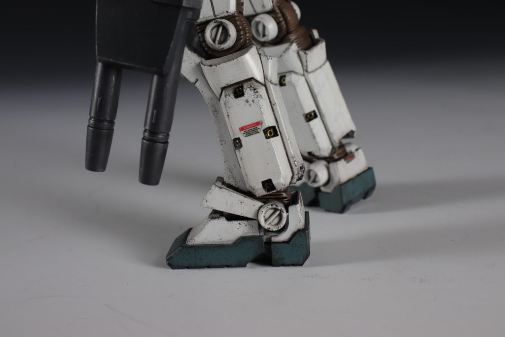 足のアポジモーターはメタルビーズに置き換え