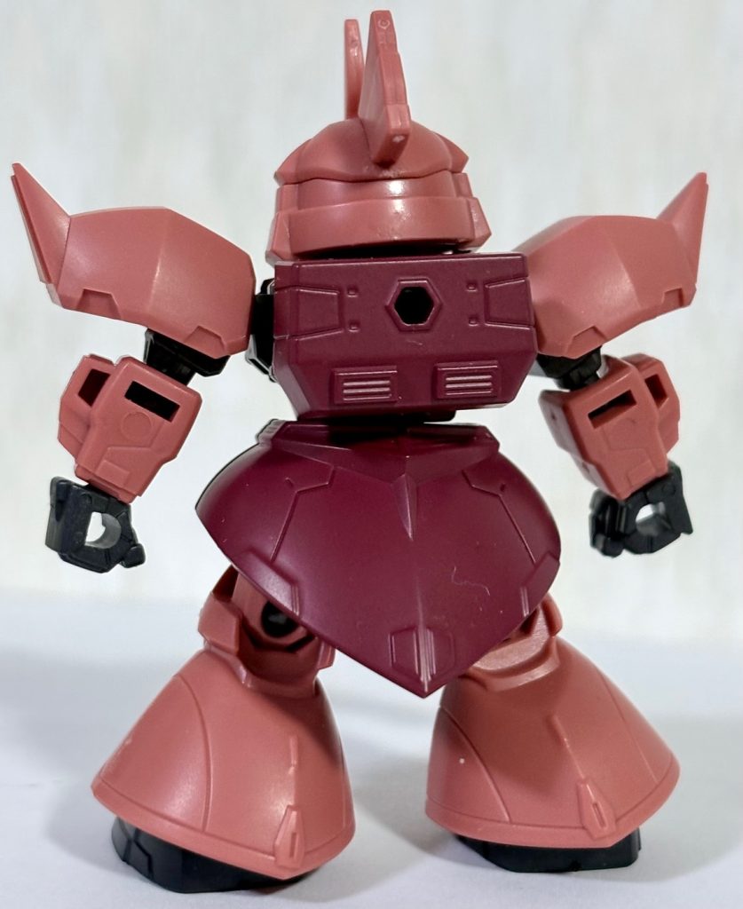 おまけ。背中はこれまでのゲルググとはちょっと違うアレンジがされていて面白い。