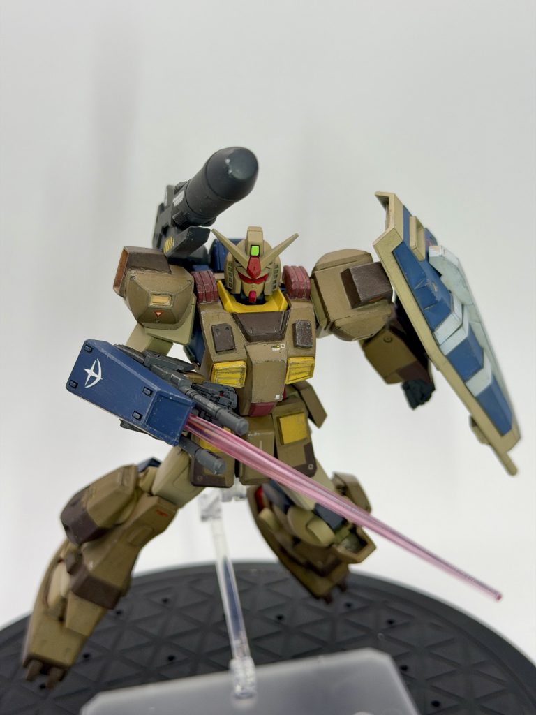 外装はウェザリングで使い込まれたように