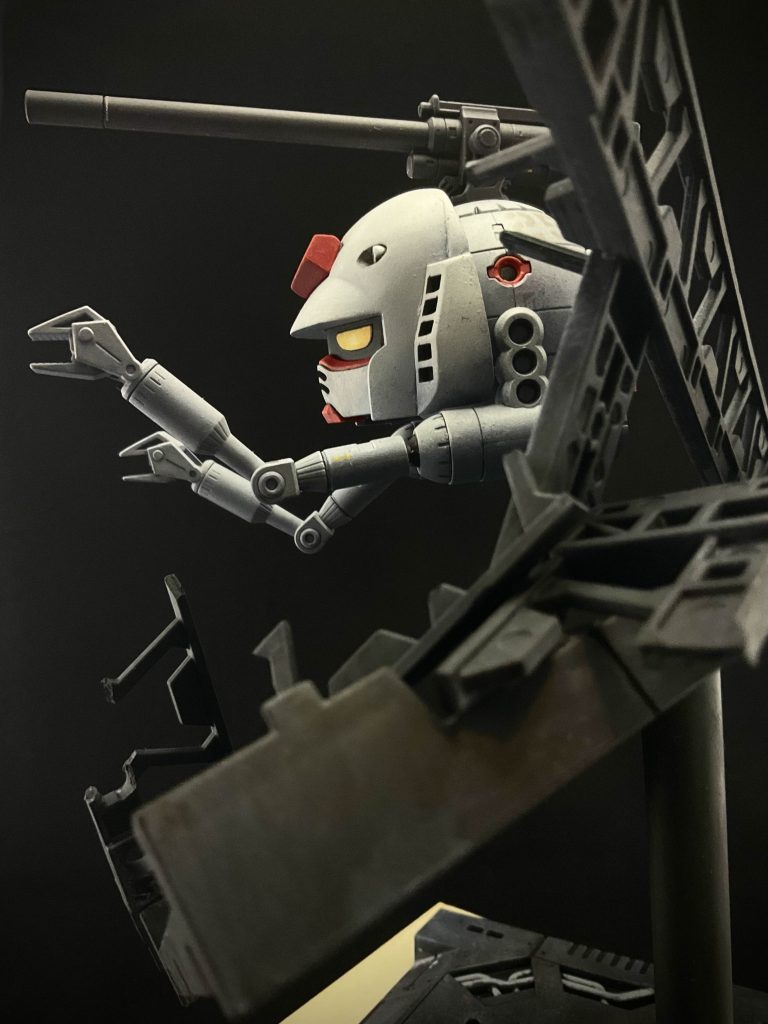 I made the base by rearranging the Daiso Hangar into something more like space debris