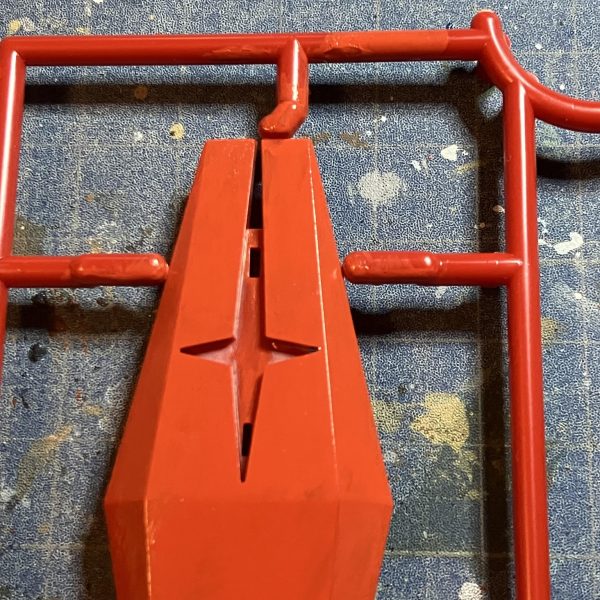 すこし前に行った安彦良和、描く人展で買った「安彦良和の色調」でランナー塗りしてみたよ筆塗り、直塗り、溶剤の臭いがするからベランダで塗りました乾燥が早くて色がぜんぜん伸びないの(T ^ T) &nbsp;笑&nbsp;（4枚目）