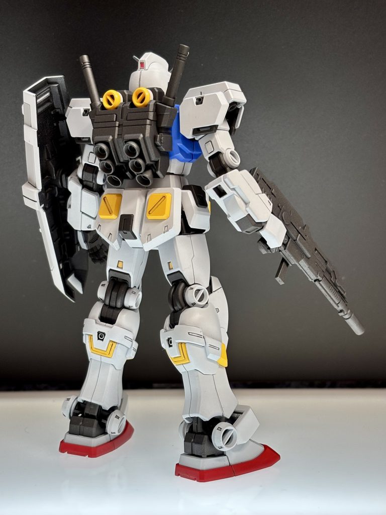 背中の黄色の丸一モールドは白と黄色で塗り分けました😉