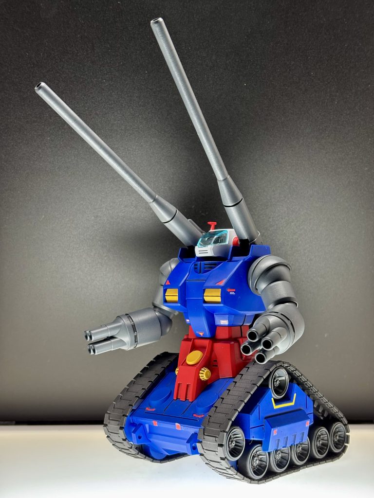 銃口は下地の黒サフを残し気味にしてスス汚れを再現。