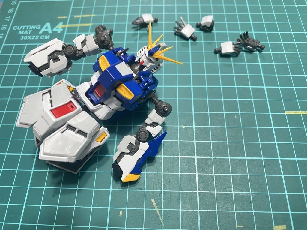 RX93-ff ららぽーと福岡 νガンダム–2枚目/制作者：らりさん