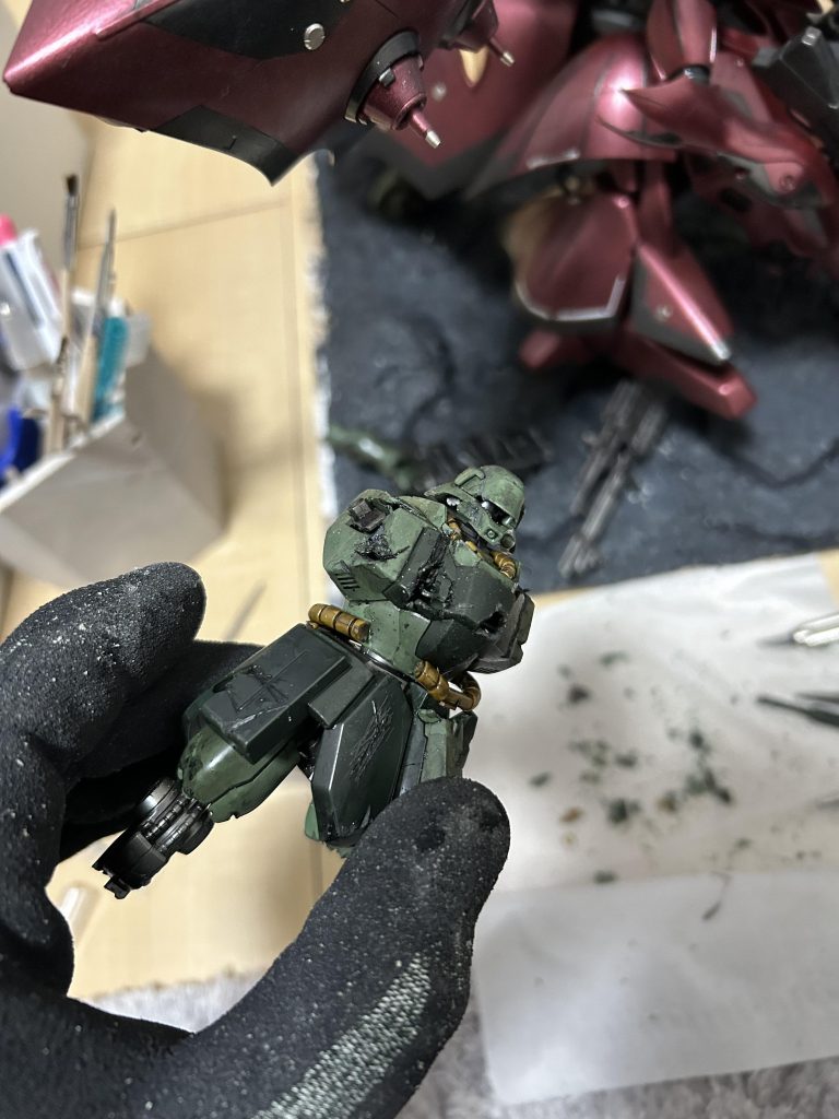 ウェザリング中のギラ・ドーガ