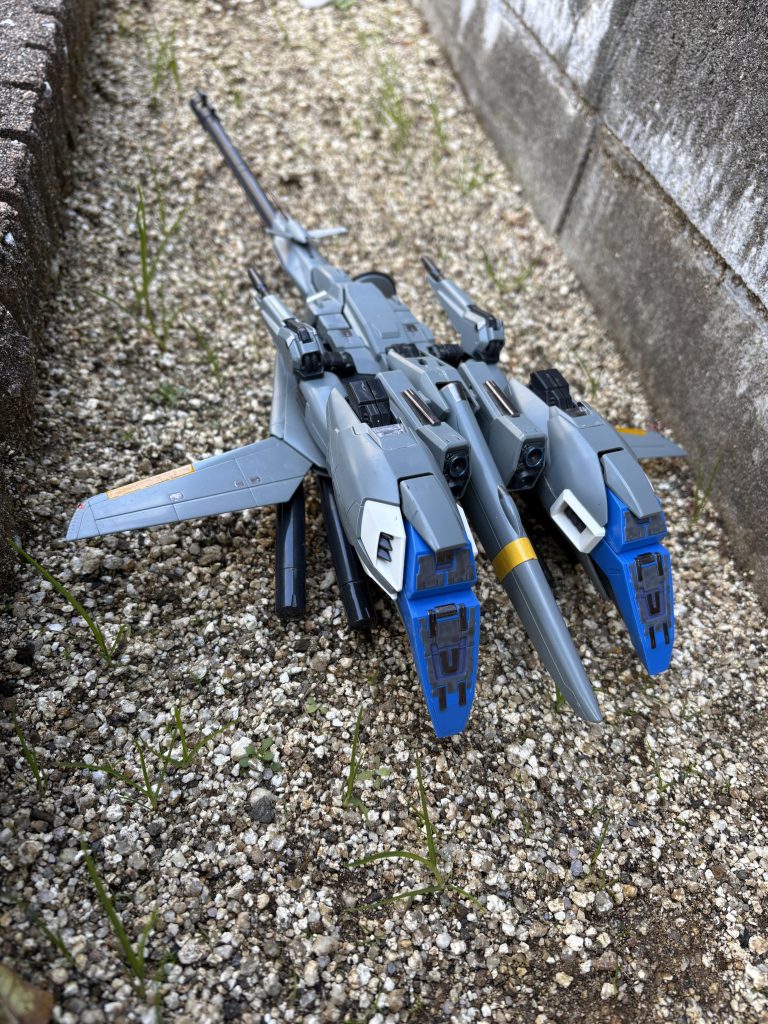 画角違いますがビフォーアフターディティールアップは航空機の灯火のカラーグリーンとレッドバーニアの焼け色主翼に零戦を真似たイエローラインスマートガンの砲塔つけ根ビルダーズパーツのアンテナ？最後に大好きな足裏ご覧いただきありがとうございます&nbsp;&nbsp;