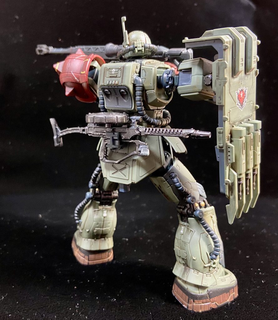 後ろからロングライフルとザクマシンガンはドライブラシで汚してます