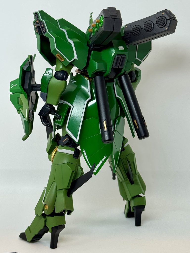 ローゼンズールのビット？ファンネル？のデザインがなんか違う気がしたので、無骨なファンネルコンテナをつけました。