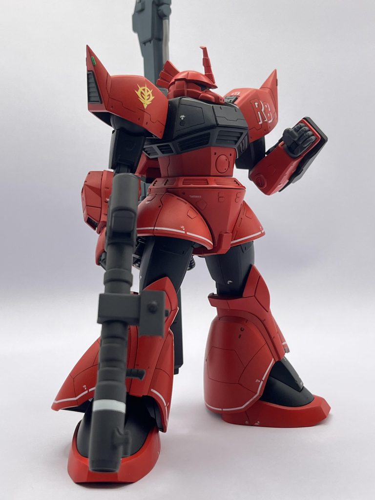 肘の関節はREVIVEギャンの物を使っています。製造会社は違いますが、時期的には部品が流れて来てても良いかな、と。